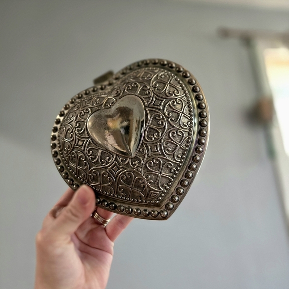 Silver Plated Velvet Lined Intricate Floral Heart Jewelry Trinket Box Vintage - Picture 7 of 10
